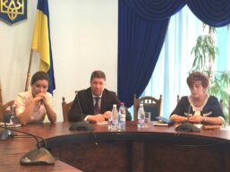 Життя триває