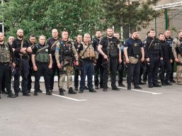 Голова Одеської обласної ради Григорій Діденко провів зустріч з бійцями зведеного загону бійців Головного управління Національної поліції в Одеській області, який ніс службу в Херсоні