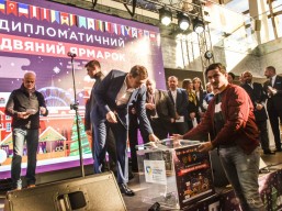 Сергій Паращенко взяв участь у Дипломатичному різдвяному ярмарку