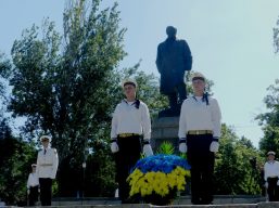 Урочиста церемонія покладання квітів з нагоди Дня Конституції