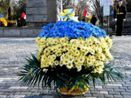 Урочисте покладання квітів до пам’ятника Т.Г. Шевченку з нагоди Дня Гідності та Свободи