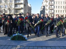 Церемомія покладання квітів з нагоди Дня Соборності України