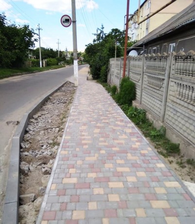 триває (4)